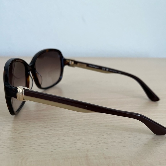 FERAGAMO Sunglasses Tortoise Non-Polarized Gradient Lens Case Cloth BNWOT Italy - Picture 5 of 16